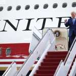 El acto oficial de presentación tuvo lugar en la Base Conjunta Andrews, en Maryland, donde el mandatario salió del avión entre aplausos al ritmo de 'God Bless the USA'.